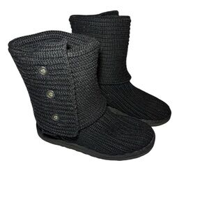 Ugg women’s knot black Boots size 7